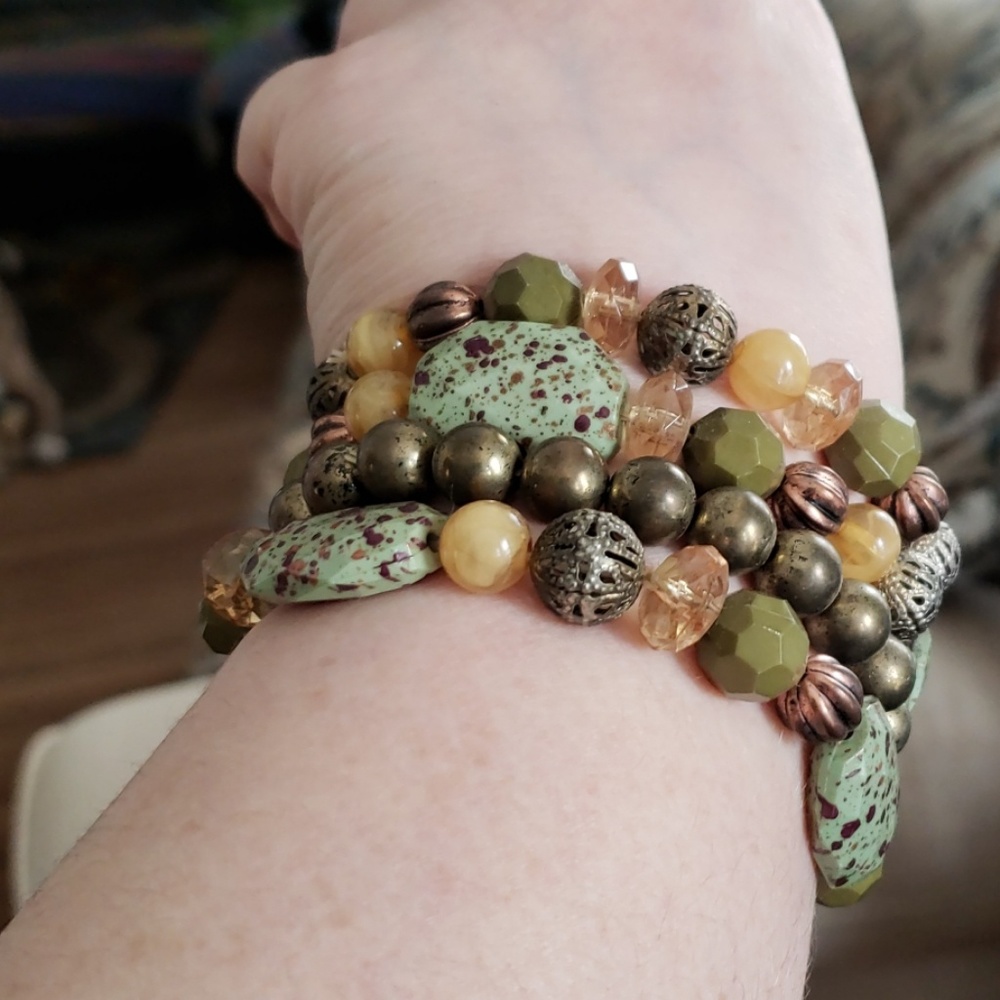 Bracelets - Picture 3 of 4